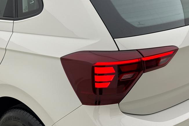 VOLKSWAGEN Polo Photo 18