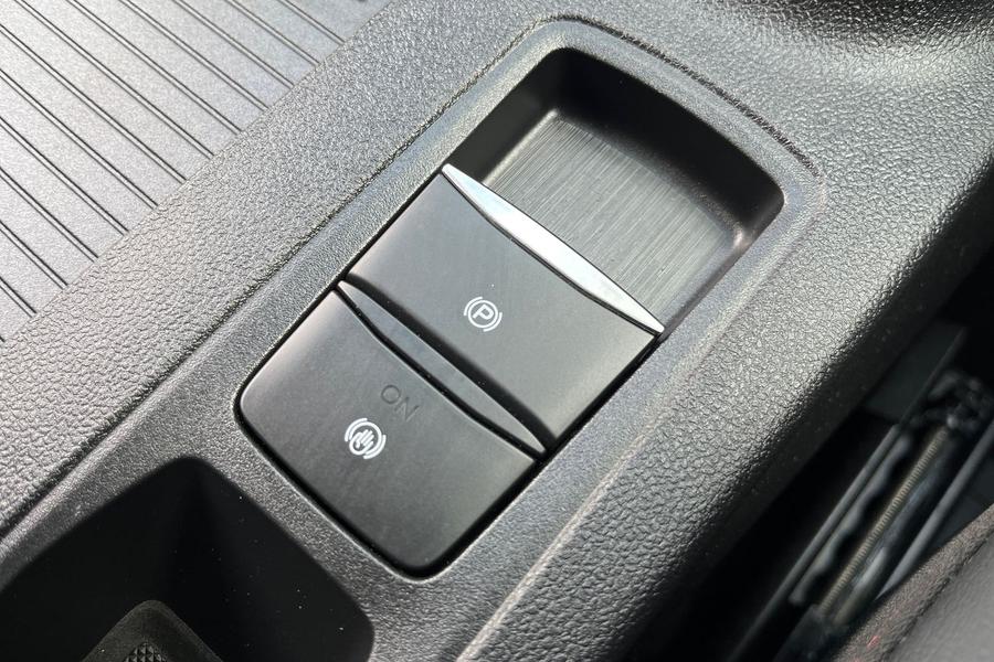 Ford Kuga Photo autoimg-5d3b123e6ded58c24f51706ac92ab1f341ec89e6.jpg