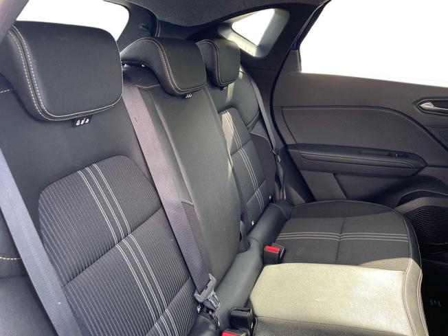 RENAULT Captur Photo 9
