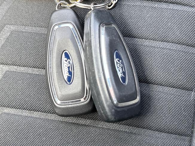 FORD Puma Photo 52