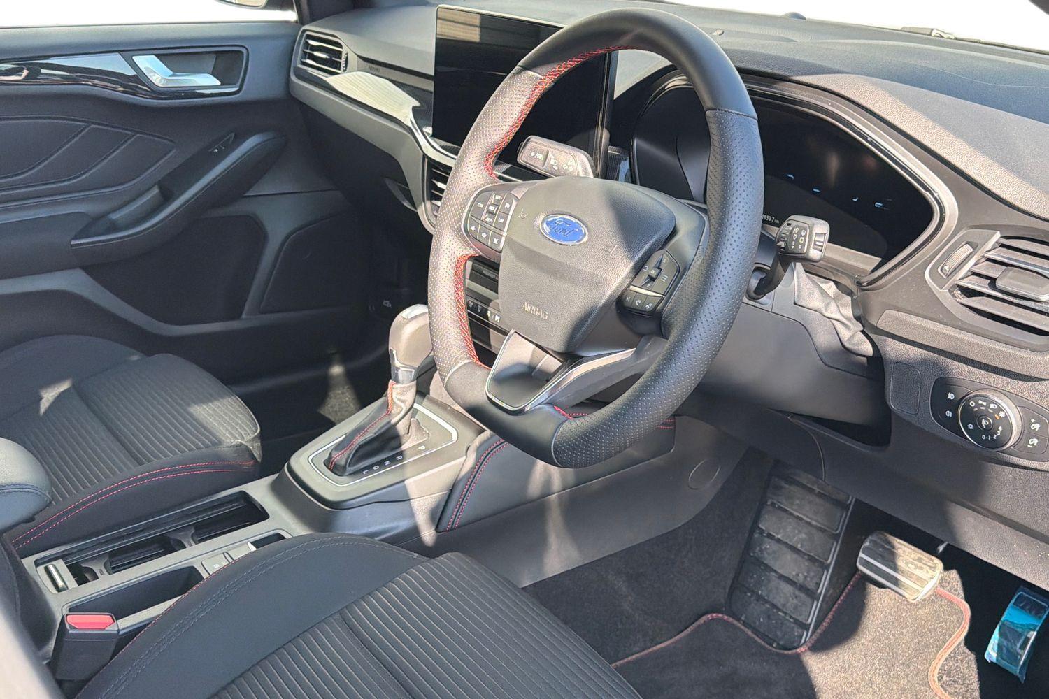 Ford FOCUS Photo 8