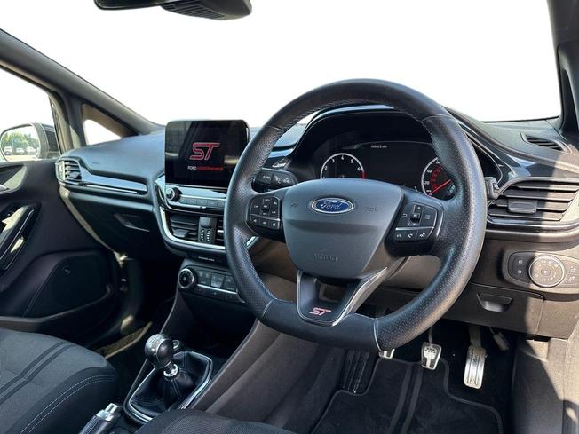 FORD Fiesta Photo 6