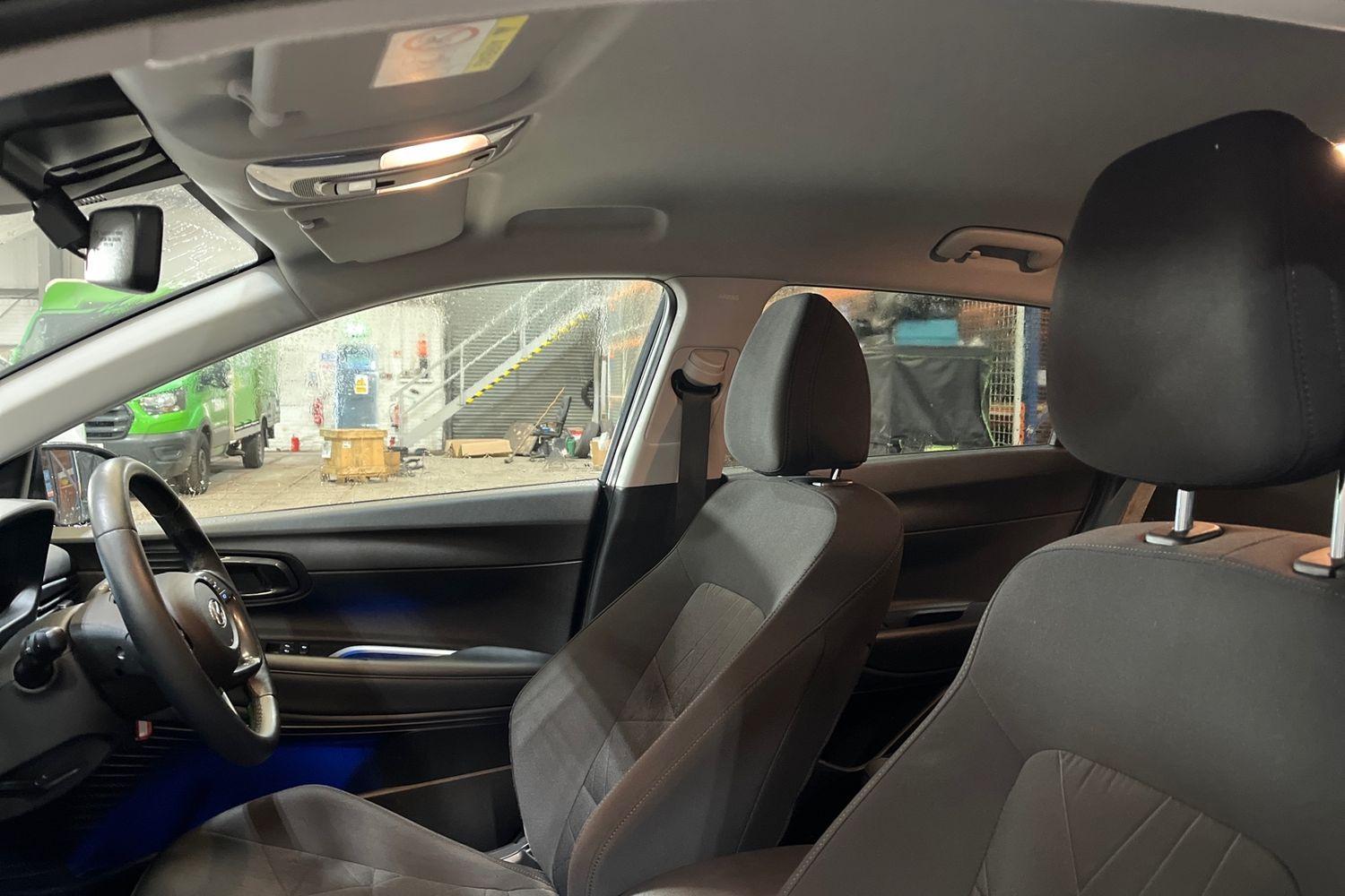 Hyundai BAYON Photo 18