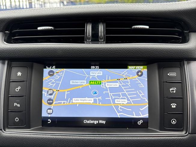 Jaguar XF Photo 14
