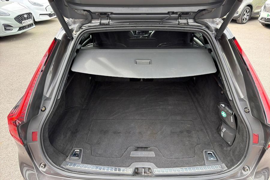 Volvo V90 Photo autoimg-5d50cfa974467f2c215e88681d75c58ec55995c4.jpg