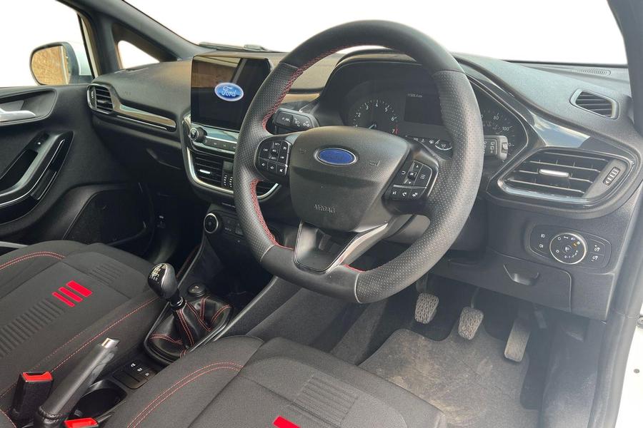 Ford FIESTA Photo autoimg-5d544b2d95653e3eff35cfc345829991863e60b2.jpg