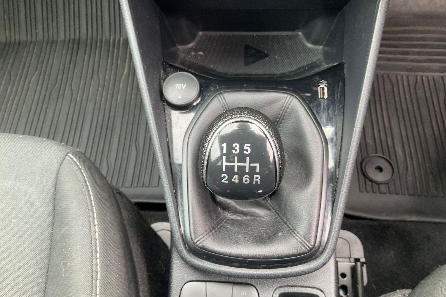 Ford FIESTA Photo 27