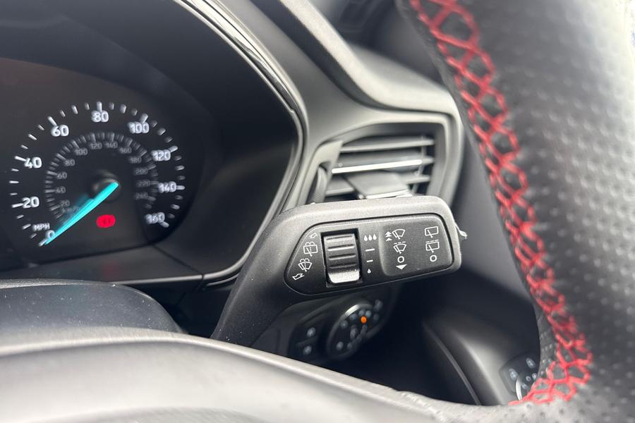 Ford FOCUS Photo autoimg-5d54af94a0880f584f5df35ad20a6226dc6eb04a.jpg