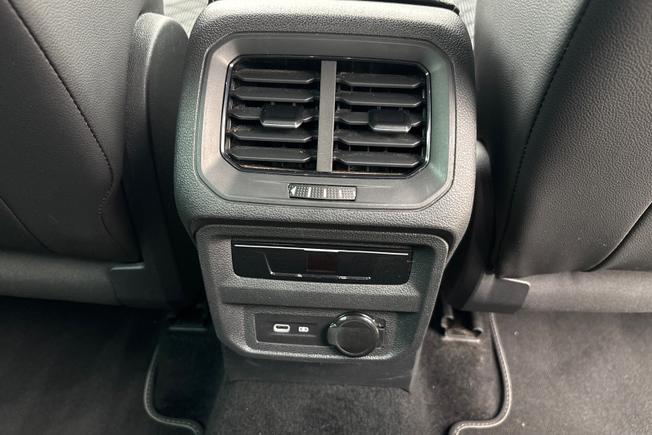VOLKSWAGEN Tiguan Photo 23
