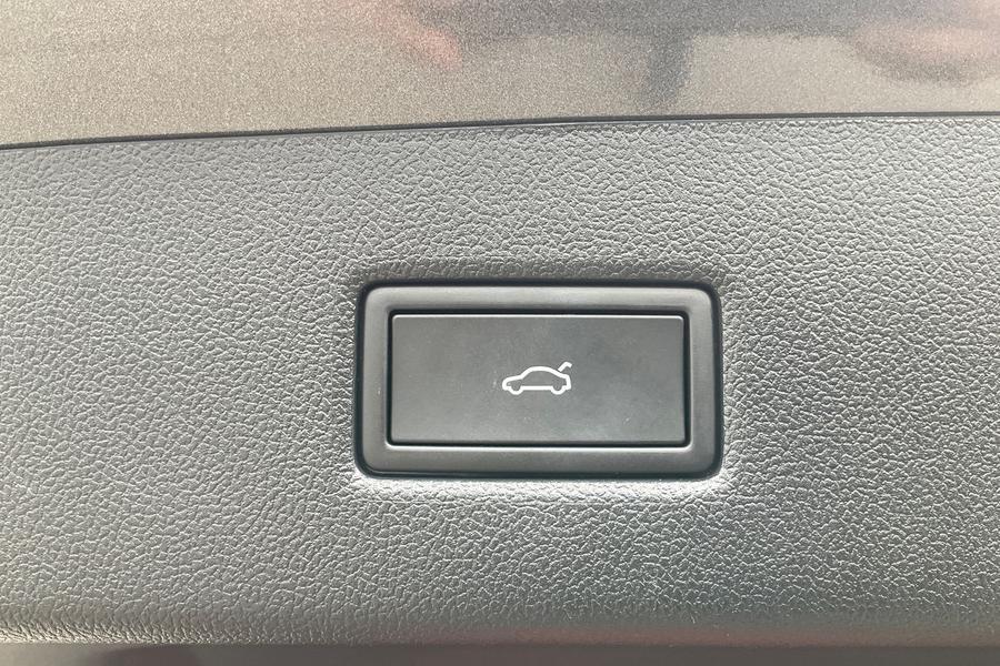 Ford Explorer Photo autoimg-5d551fc05f9a564dd5422d7d3497186d08c82c4c.jpg