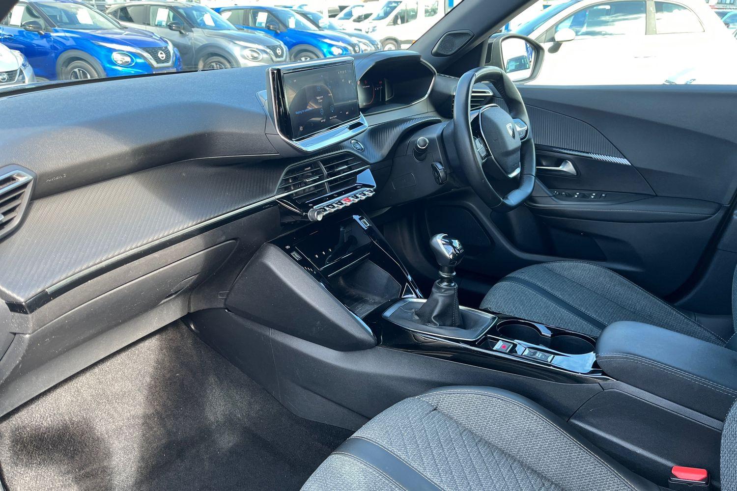 Peugeot 2008 Photo 17