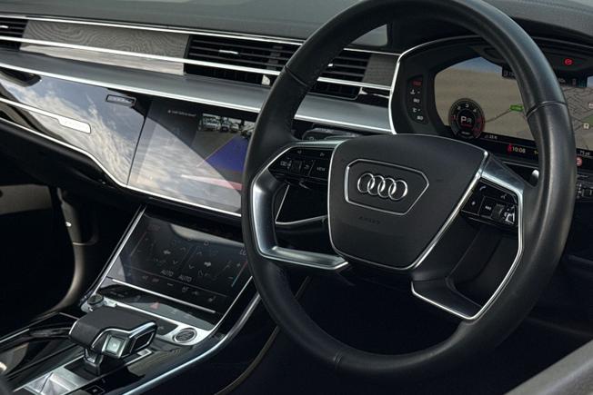 AUDI A8 Photo 29