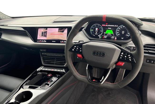 AUDI RS e-tron GT Photo 11