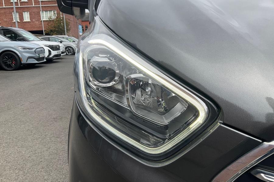 Ford TOURNEO CUSTOM Photo autoimg-5d62b67751835dccd8e288fbb47d6c360a056d53.jpg