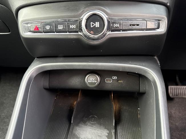 VOLVO Xc40 Photo 34