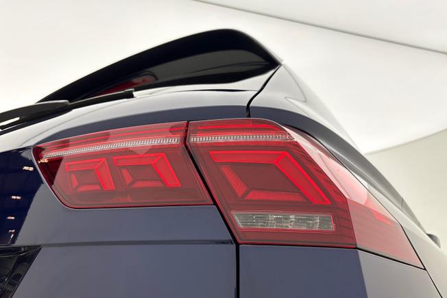VOLKSWAGEN Tiguan Allspace Photo 18