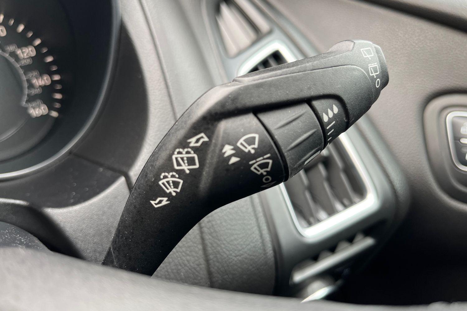 Ford Focus Photo 14
