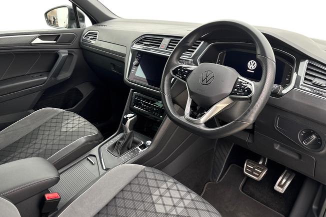 VOLKSWAGEN Tiguan Photo 6