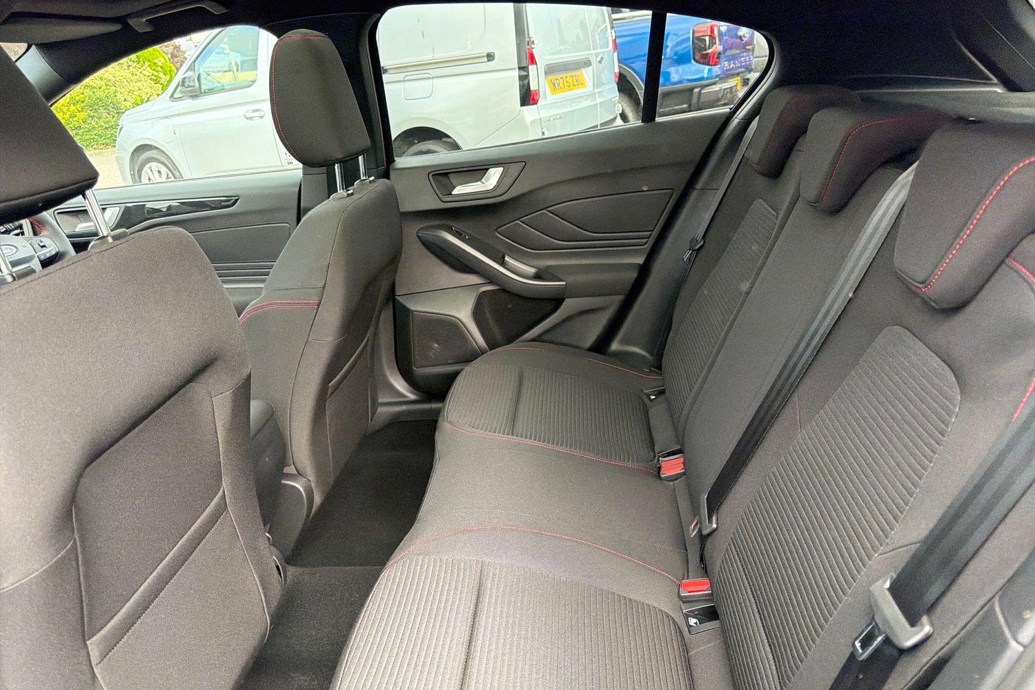 Ford Focus Photo 37