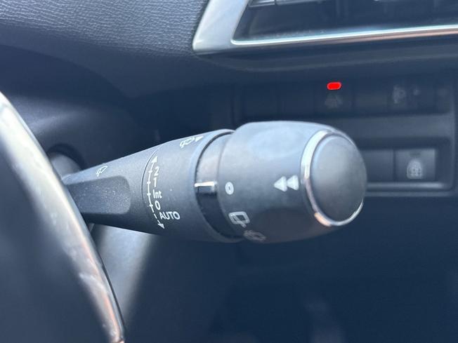 PEUGEOT 5008 Photo 49