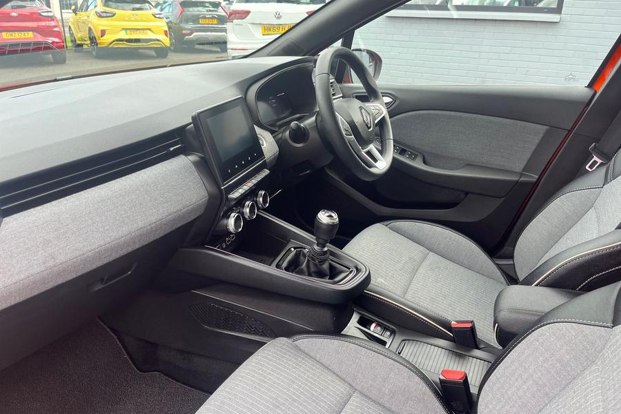 Renault CLIO Photo autoimg-5d6ff9cd767430f30cd252edb12e43598204cc66.jpg