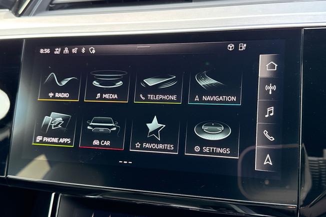 AUDI e-tron Photo 23