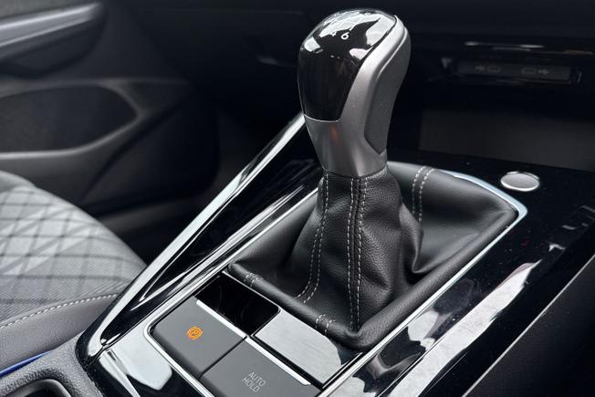 Volkswagen Golf Photo 22