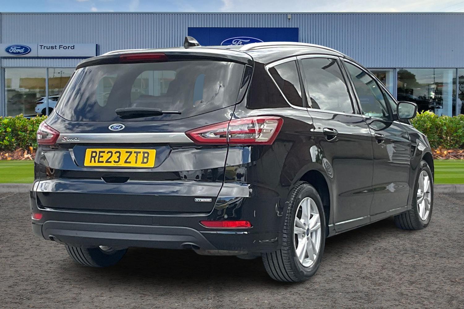 Ford S-MAX Photo 3