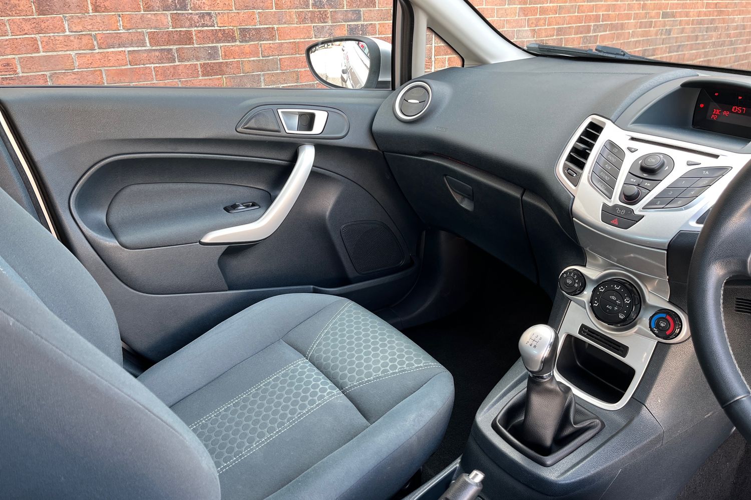 Ford Fiesta Photo 31