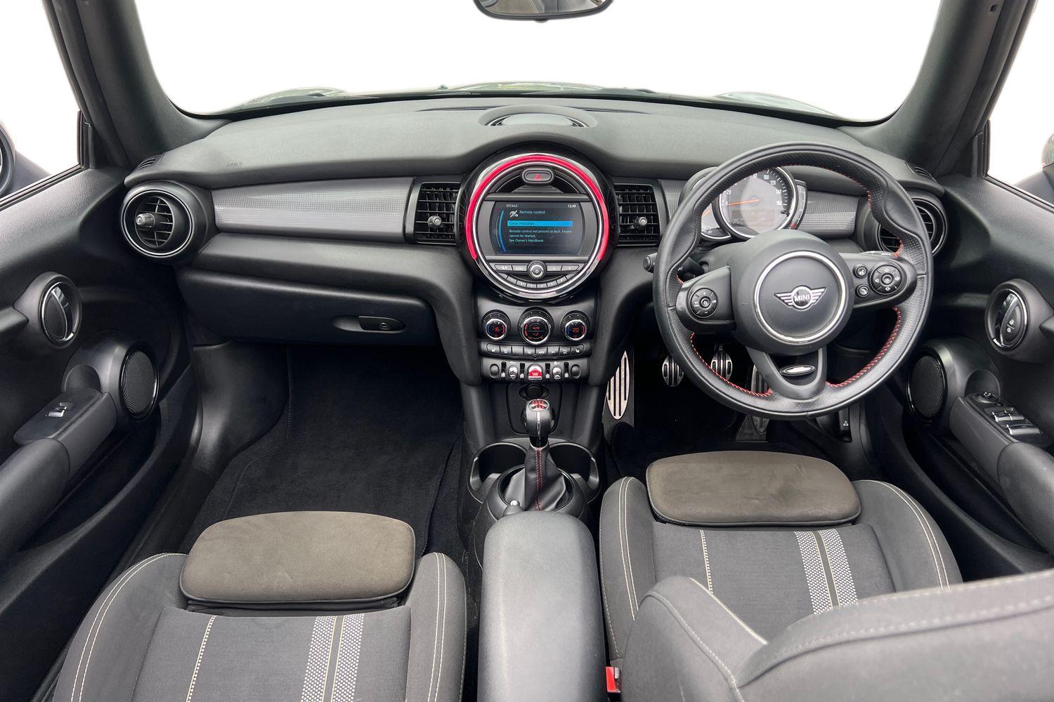 MINI CONVERTIBLE Photo 9
