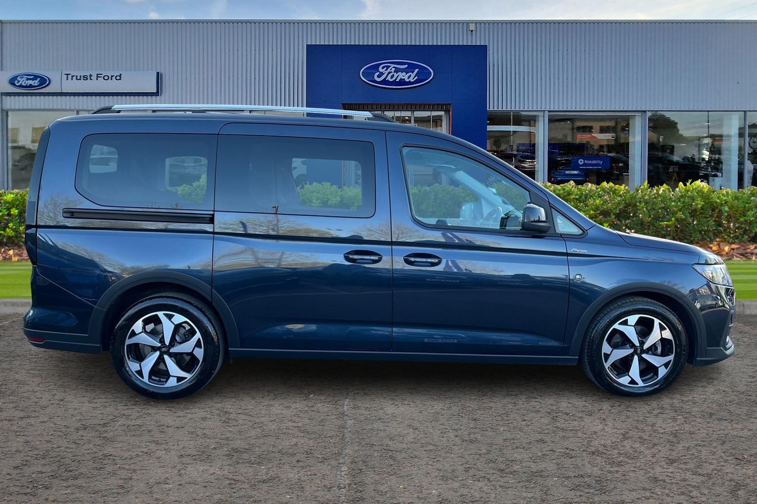 Ford TOURNEO CONNECT Photo 2