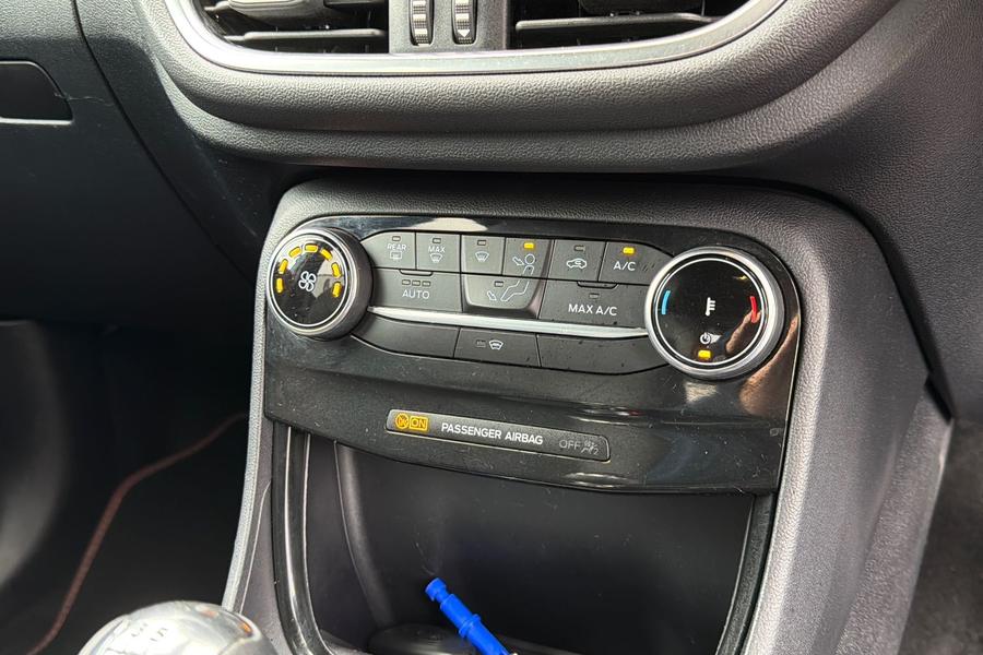 Ford Puma Photo autoimg-5d8024f08fa94938939e510b621d3d3170195f9a.jpg