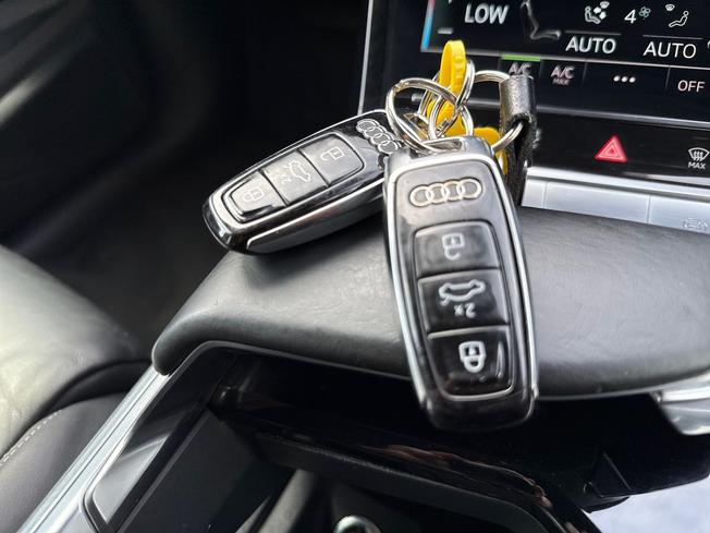 AUDI e-tron Photo 51