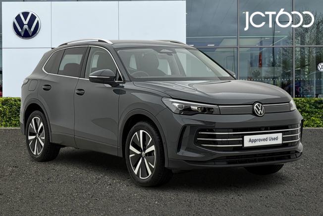 VOLKSWAGEN Tiguan Photo 1