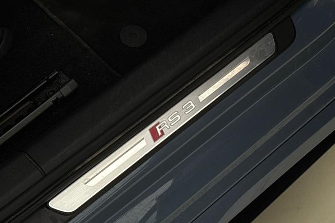 AUDI RS3 Photo 26