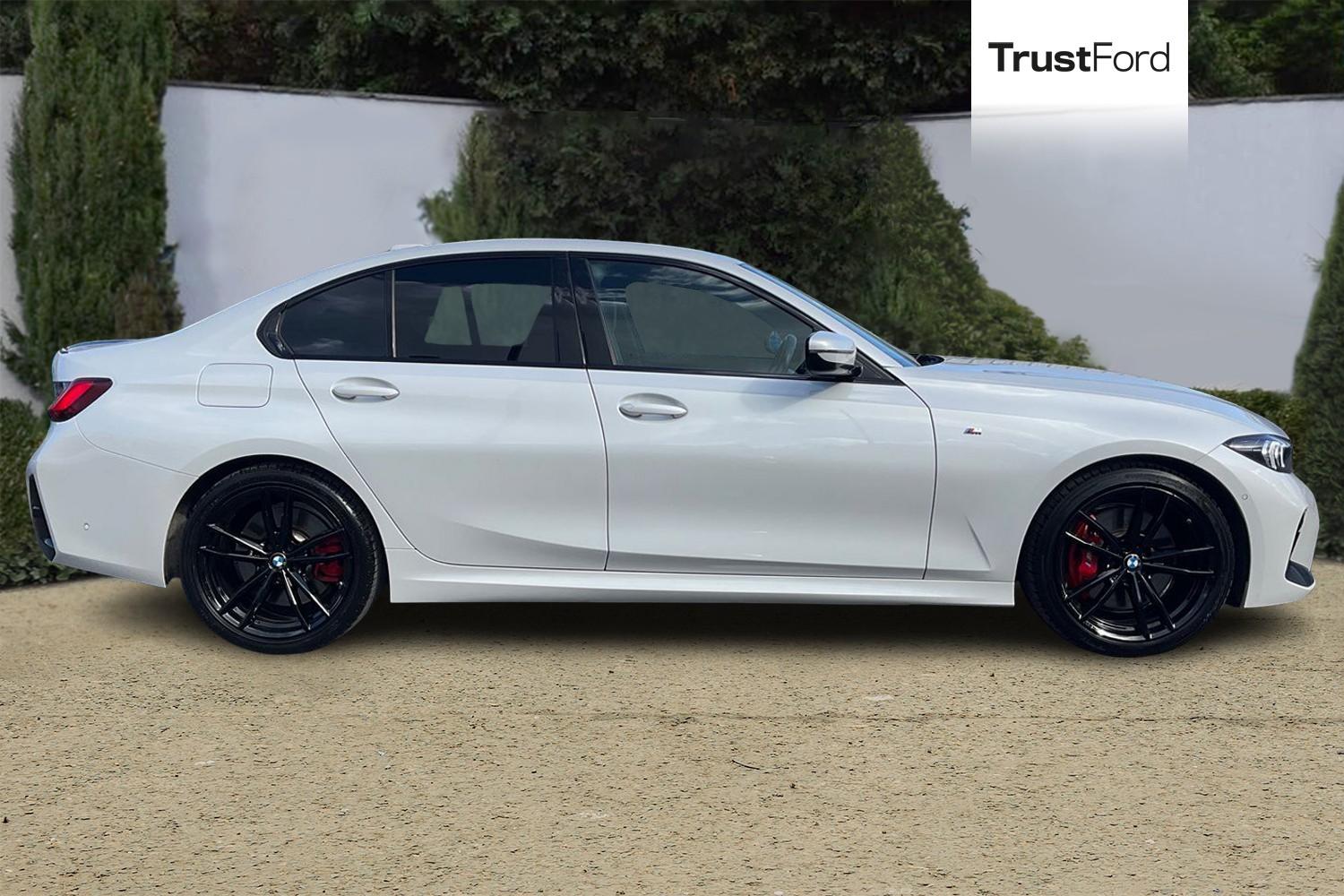 BMW 3 SERIES Photo 2