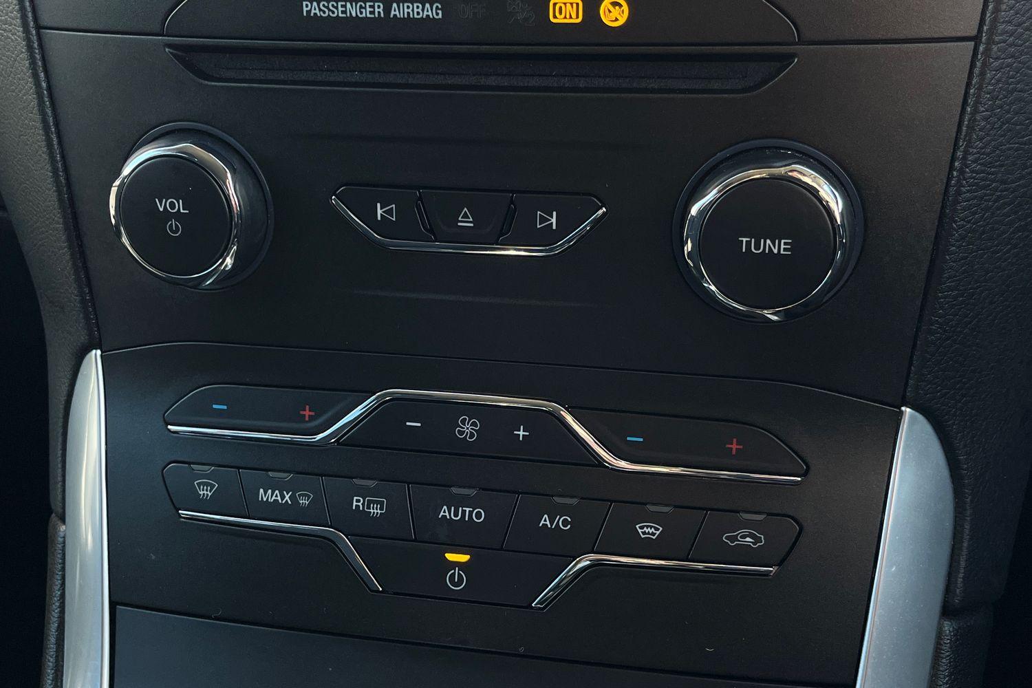 Ford S-MAX Photo 30