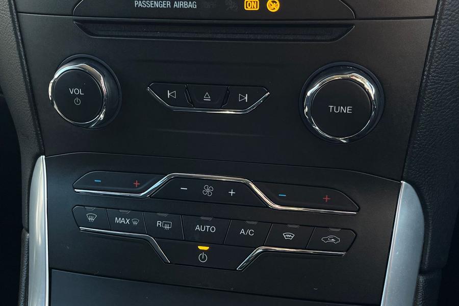 Ford S-MAX Photo autoimg-5d87ce82802a93fb0a169a2603ada342be9ab248.jpg