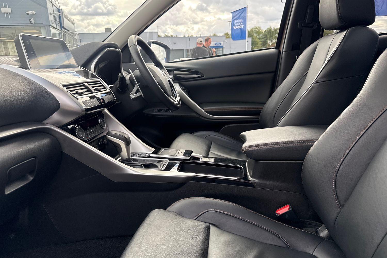 Mitsubishi ECLIPSE CROSS Photo 18
