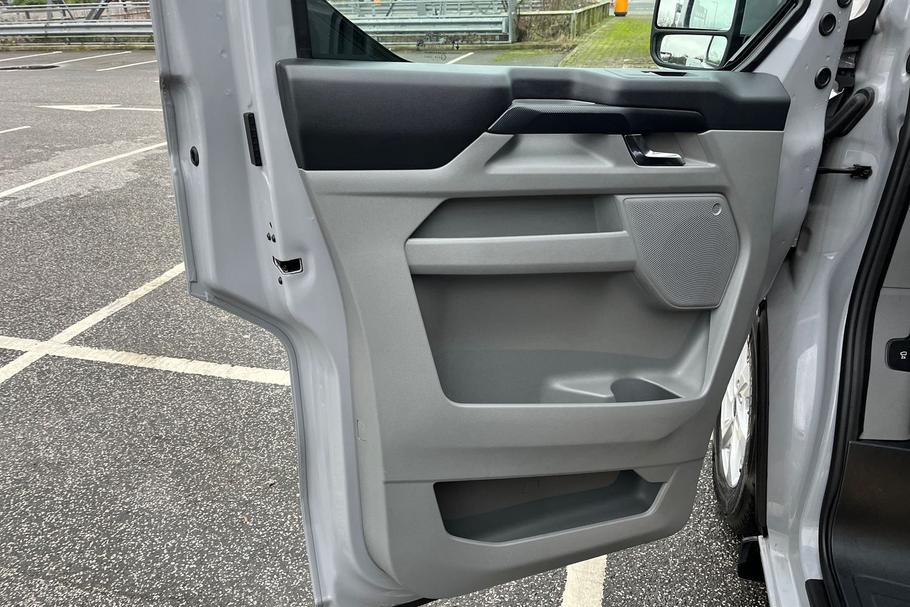 Used Ford TRANSIT CUSTOM YO25URE 24