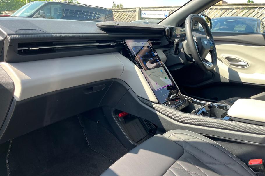 Used Ford EXPLORER 18