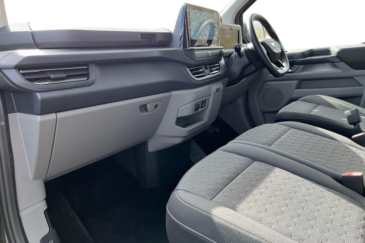 Ford TRANSIT CUSTOM Photo 2