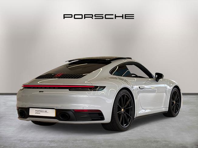 PORSCHE 911 Photo 7