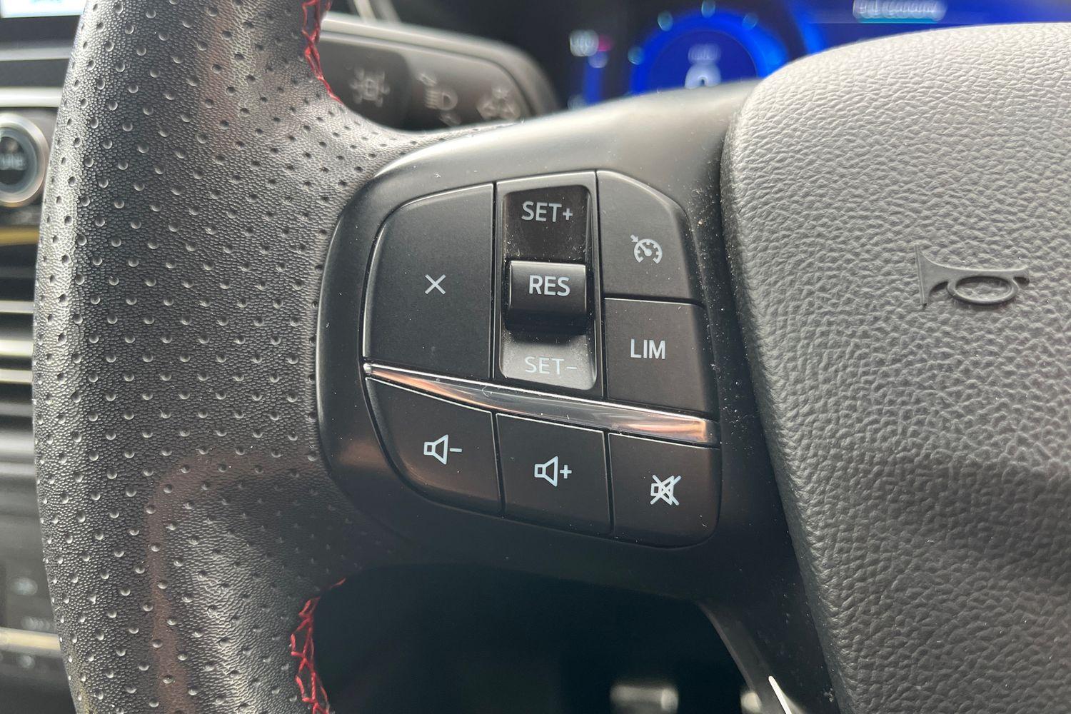 Ford KUGA Photo 33