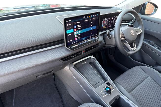 VOLKSWAGEN T-Roc Photo 2