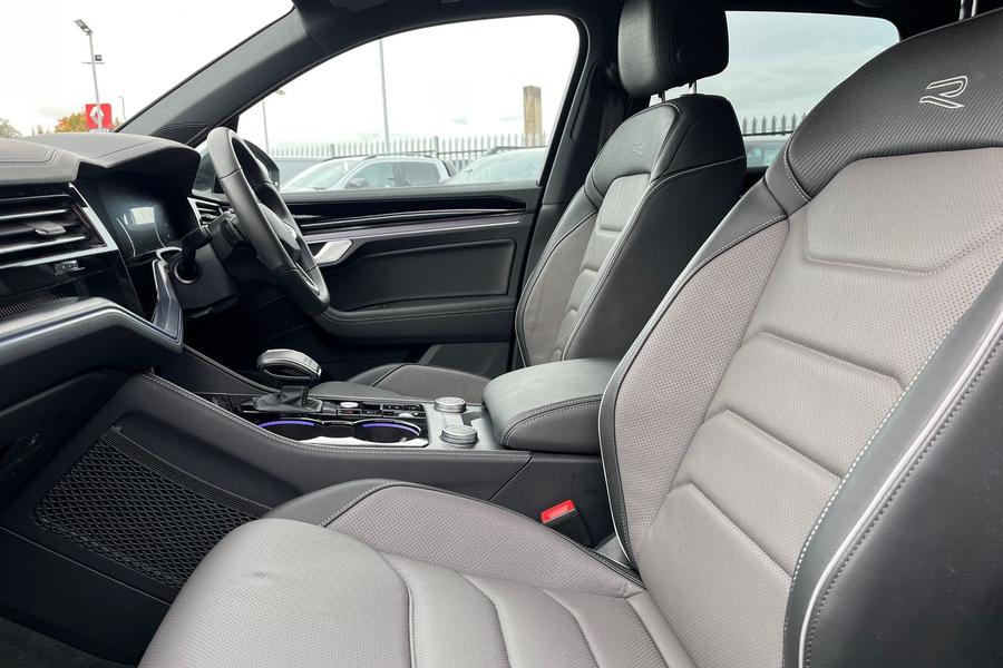Volkswagen TOUAREG Photo autoimg-5da57e9d7c20fd964123468b01e41f41413f4c8a.jpg