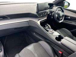 PEUGEOT 5008 Photo 2