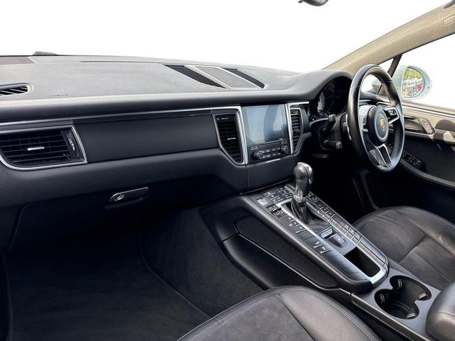 Porsche Macan Photo 2
