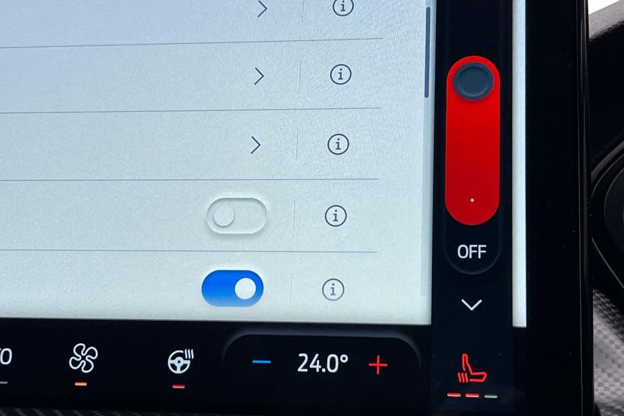 Ford KUGA Photo autoimg-5db2f400ecc2a159df6bb7ce479acc9e4e9396aa.jpg