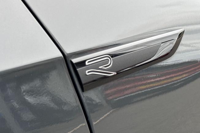 VOLKSWAGEN Golf Photo 38